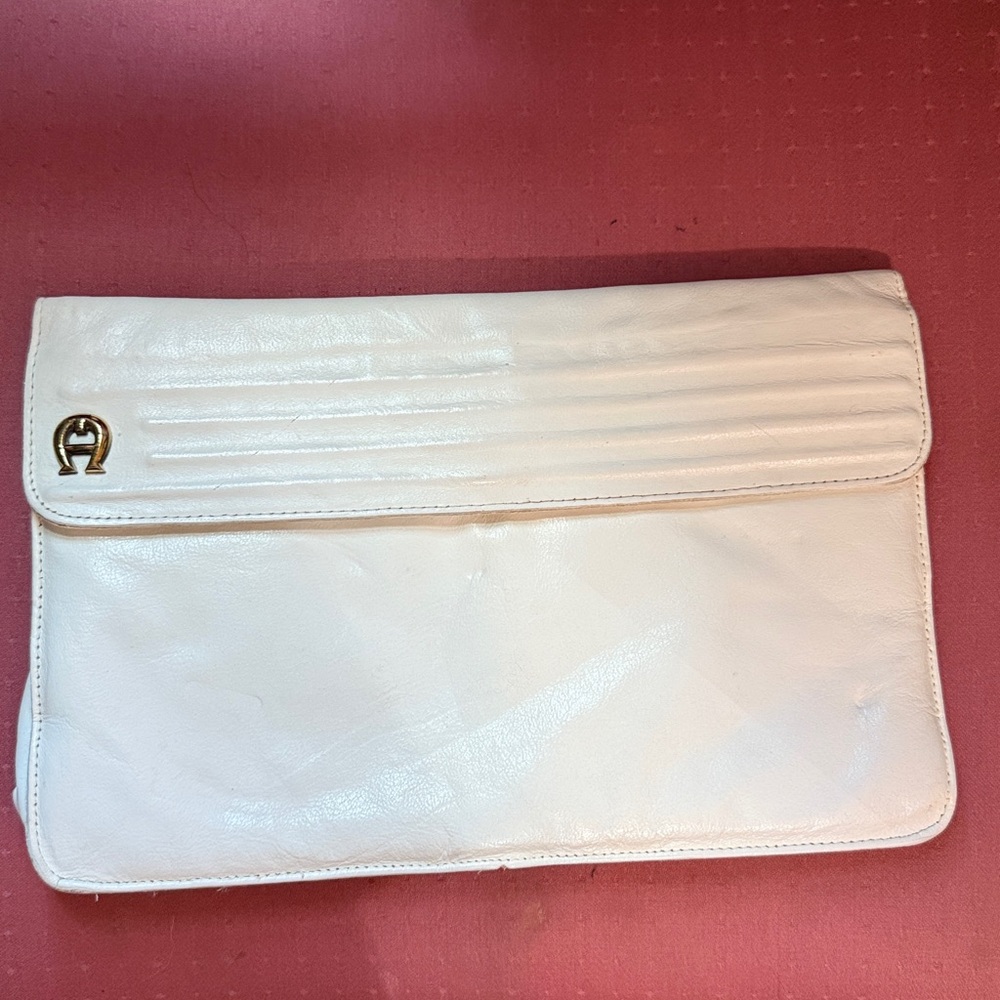 Signer vintage Elegant White Leather Purse Clutch